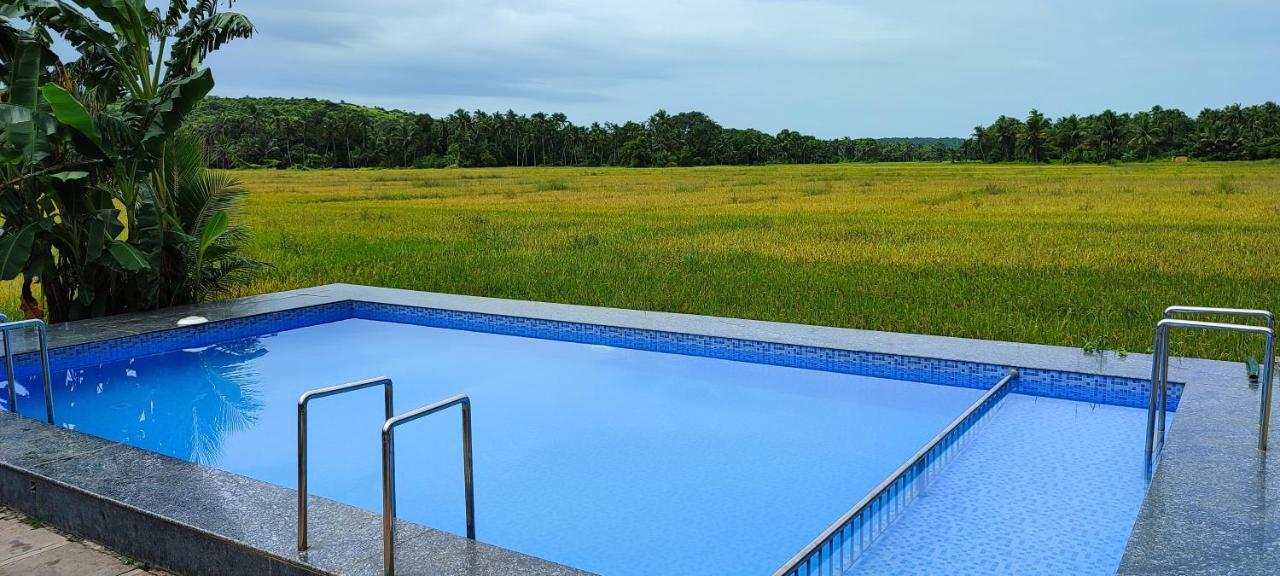 Shivam Bnb มานเดรม ภายนอก รูปภาพ
