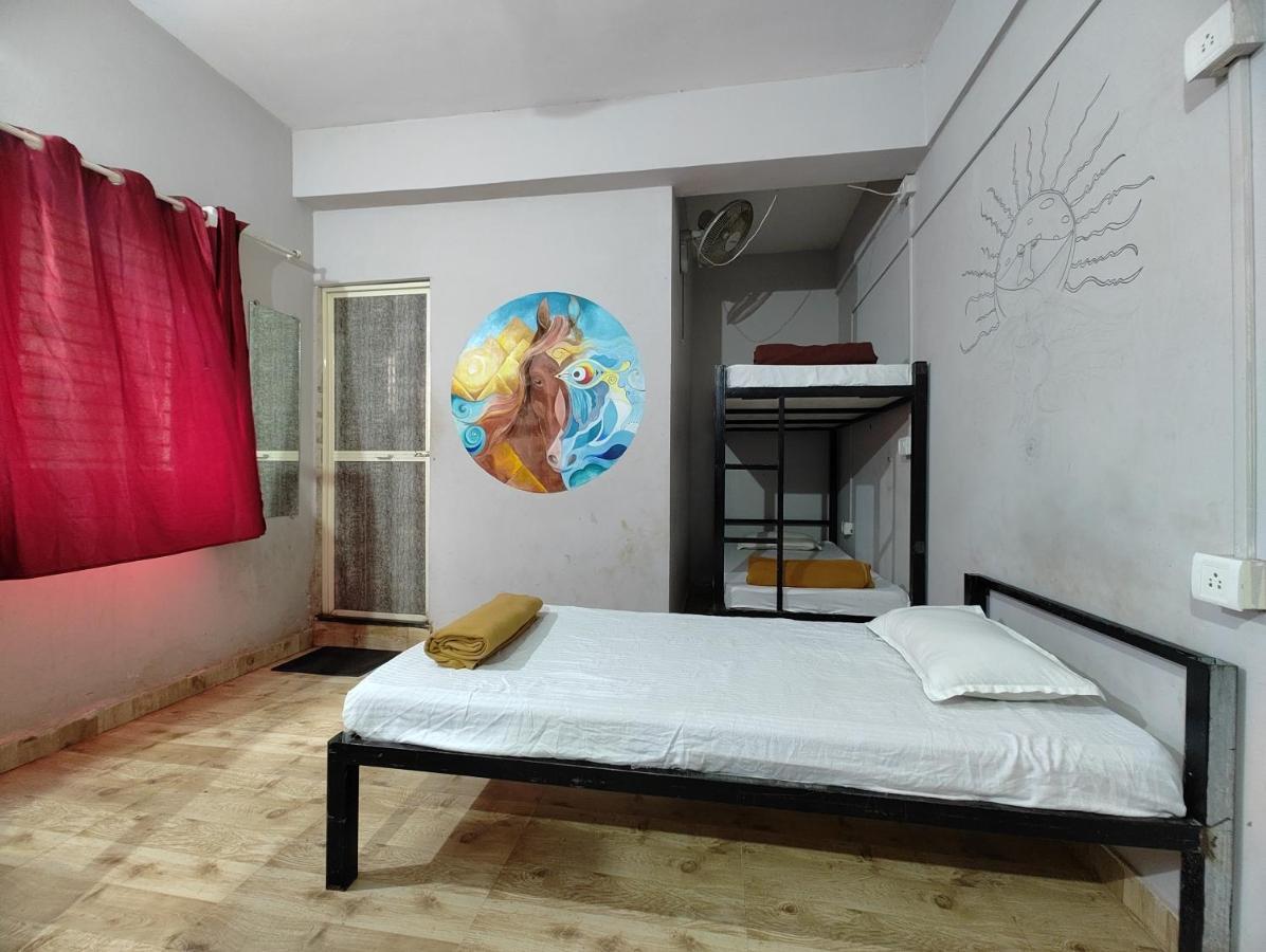 Shivam Bnb มานเดรม ห้อง รูปภาพ