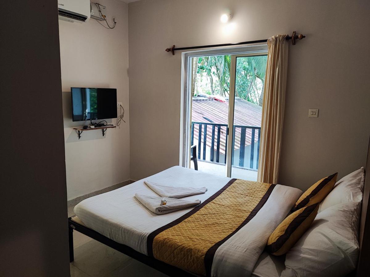 Shivam Bnb มานเดรม ภายนอก รูปภาพ