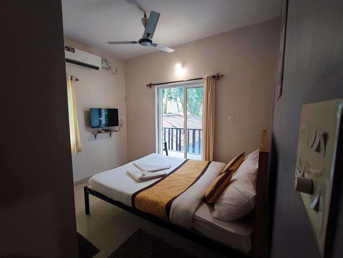 Shivam Bnb มานเดรม ภายนอก รูปภาพ