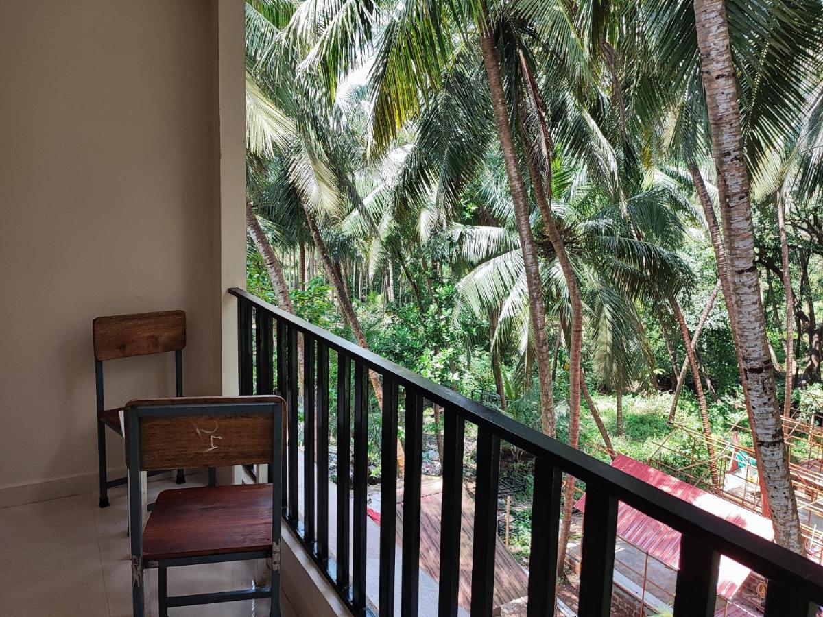 Shivam Bnb มานเดรม ภายนอก รูปภาพ