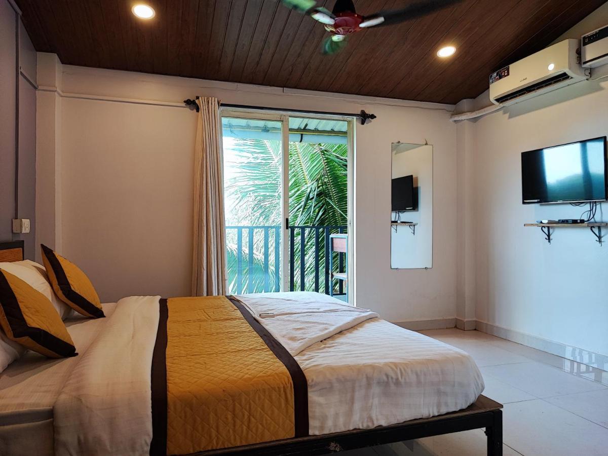Shivam Bnb มานเดรม ภายนอก รูปภาพ
