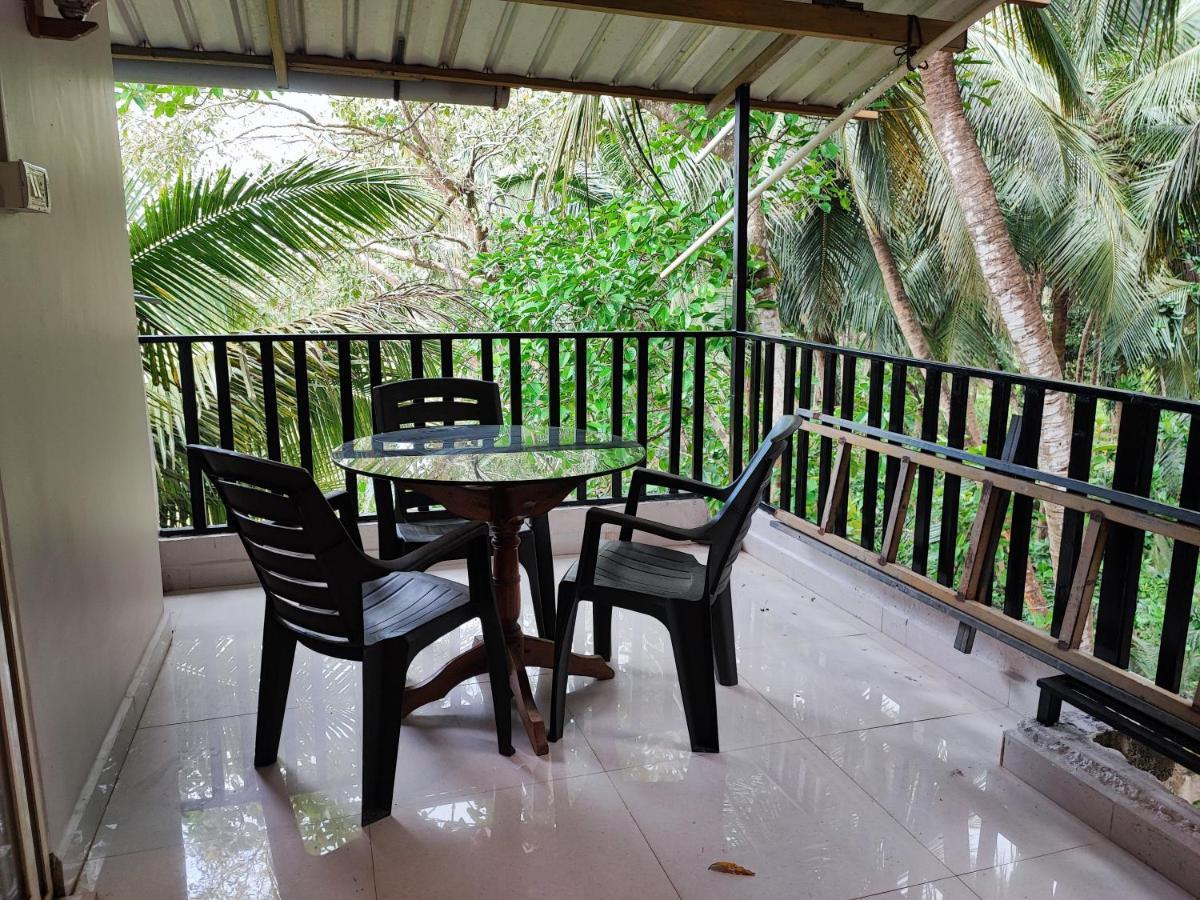 Shivam Bnb มานเดรม ภายนอก รูปภาพ