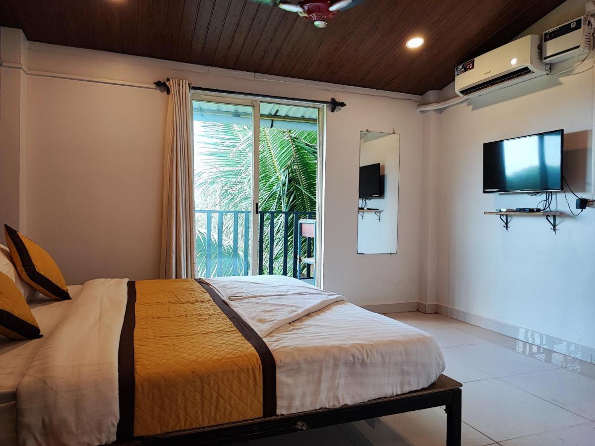Shivam Bnb มานเดรม ภายนอก รูปภาพ