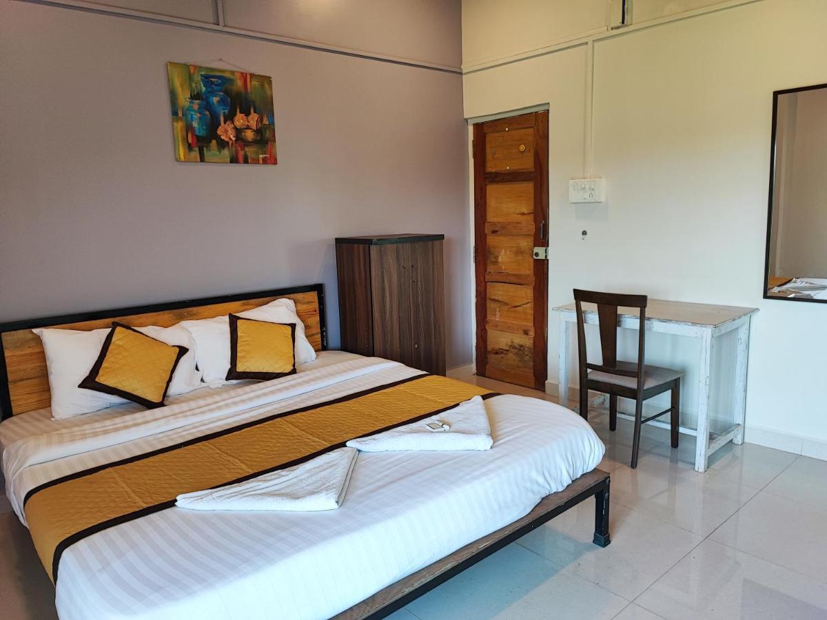 Shivam Bnb มานเดรม ภายนอก รูปภาพ