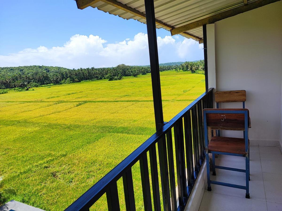Shivam Bnb มานเดรม ภายนอก รูปภาพ