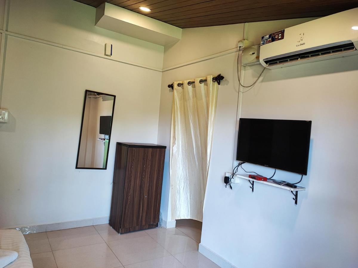 Shivam Bnb มานเดรม ภายนอก รูปภาพ