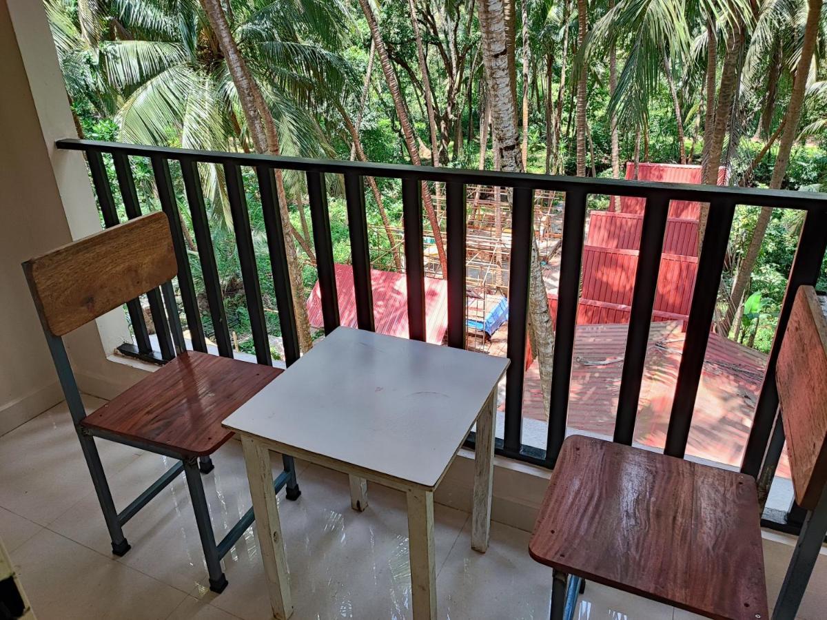 Shivam Bnb มานเดรม ภายนอก รูปภาพ