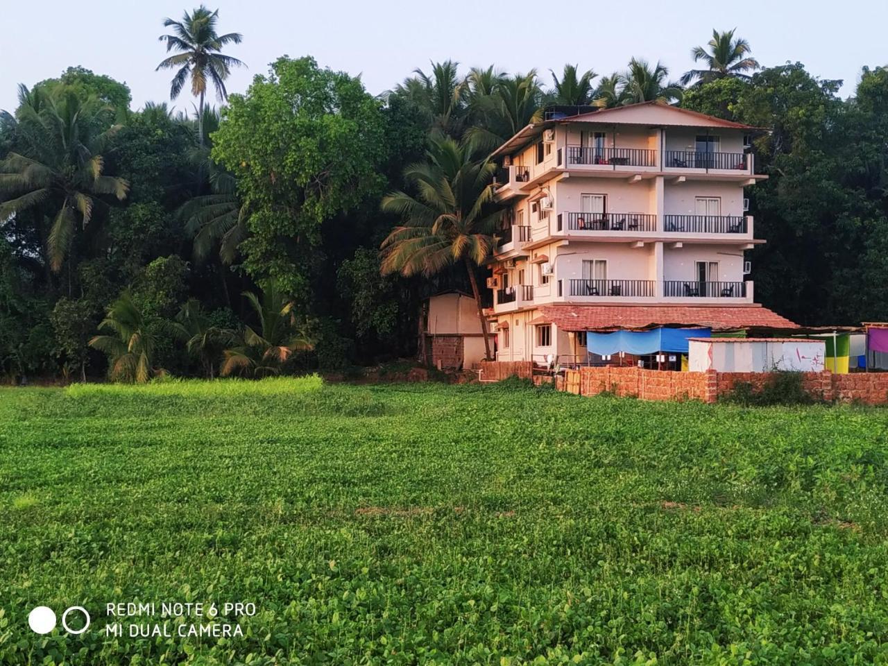 Shivam Bnb มานเดรม ภายนอก รูปภาพ