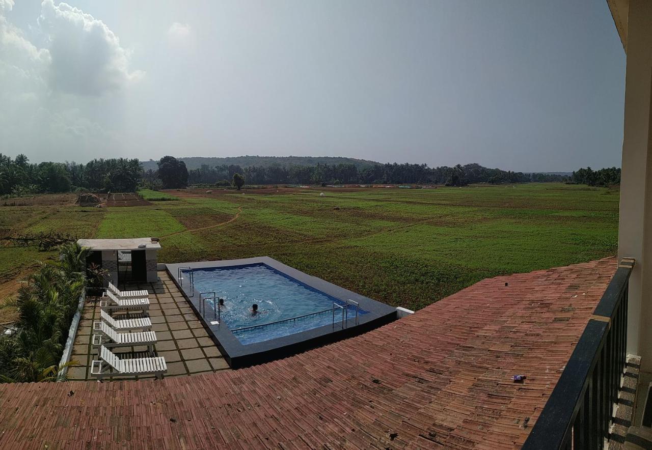 Shivam Bnb มานเดรม ภายนอก รูปภาพ